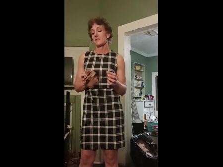 lesbian caught sniffing moms feet porn