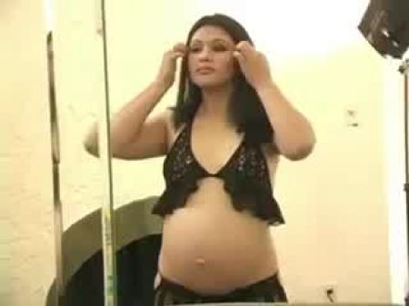 beautiful mom sari rimoving hidencam